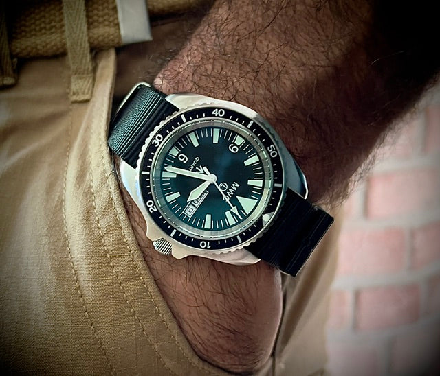 MWC 1999-2001 Pattern Quartz Day/Date Military Divers Watch with Stainless Steel Case and Sapphire Crystal