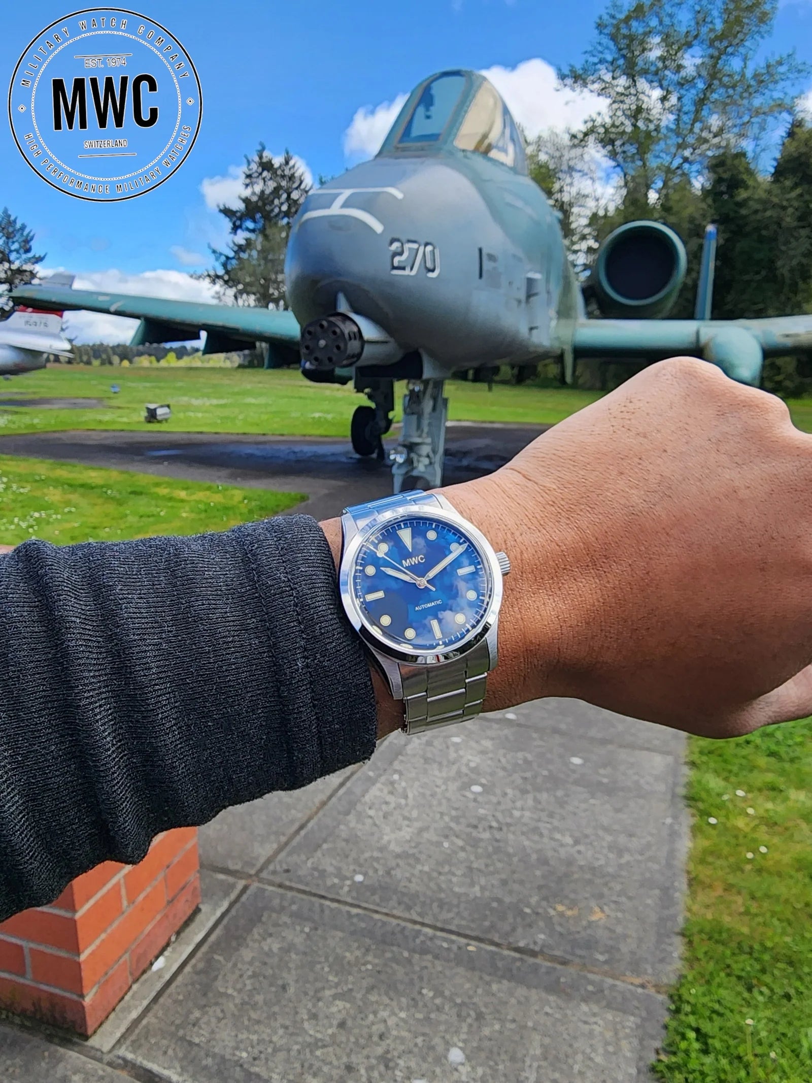 MWC Classic 1950s/1960s Pattern 25 Jewel Automatic "Adventurer" Watch with 200m Water Resistance and Retro Luminous Paint, Sapphire Crystal and 1960s Pattern Bracelet - Brand New Ex Photographic and Promotion Watch Reduced