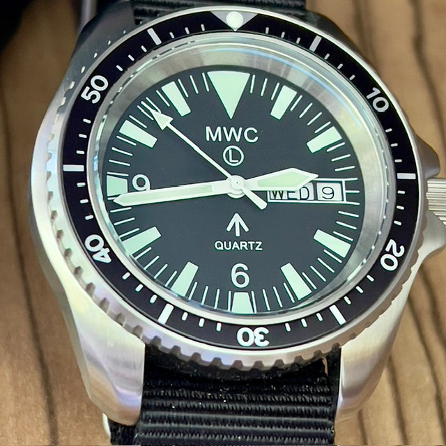 MWC 1999-2001 Pattern Quartz Day/Date Military Divers Watch with Stainless Steel Case and Sapphire Crystal