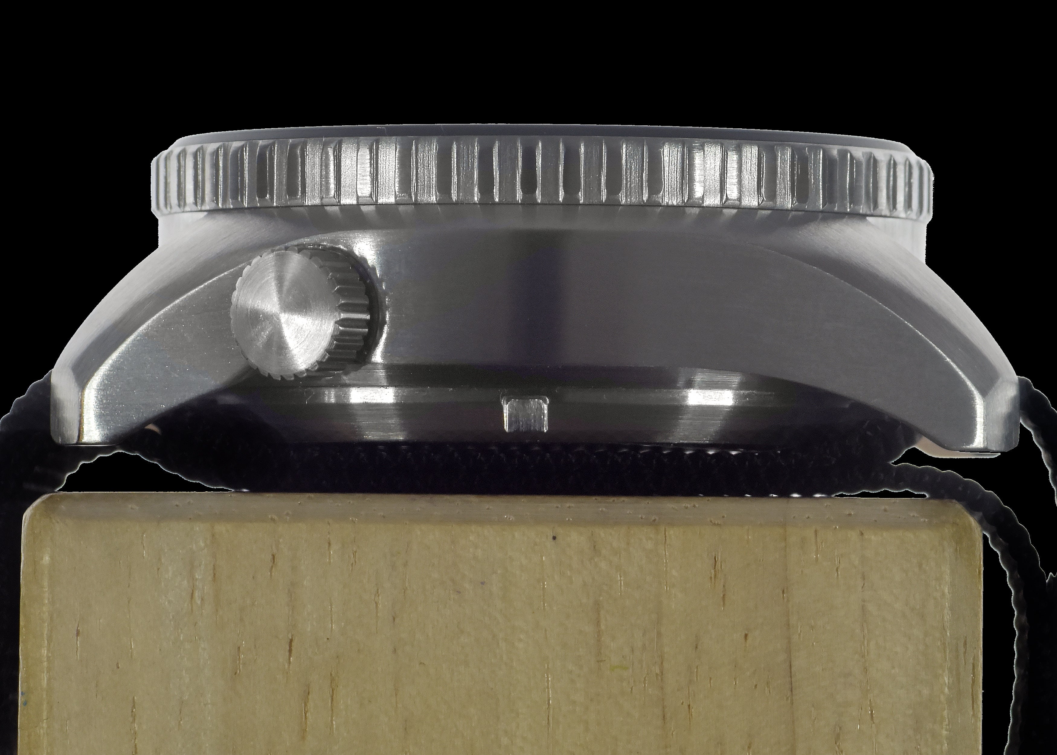 MWC 500m (1650ft) Water Resistant Stainless Steel Automatic Divers Watch With Sapphire Crystal, Ceramic Bezel and Helium Valve - Ex Photographic Sample Watch Reduced to Clear